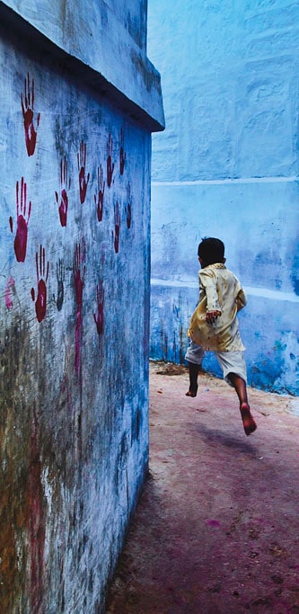 Kid in the streets of Jodhpur, the Blue City of Rajasthan