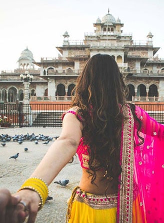 Woman in sari at Albert Hall Museum, Jaipur, Rajasthan
