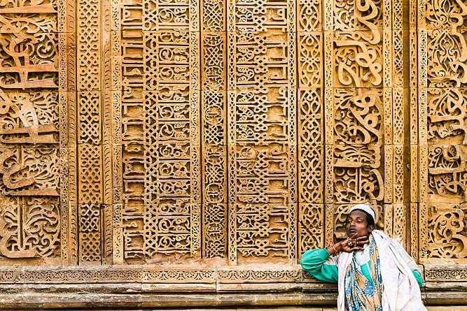 Decorazioni murali nella Moschea Adhai Din Ka Jhonpra, Ajmer, Rajasthan