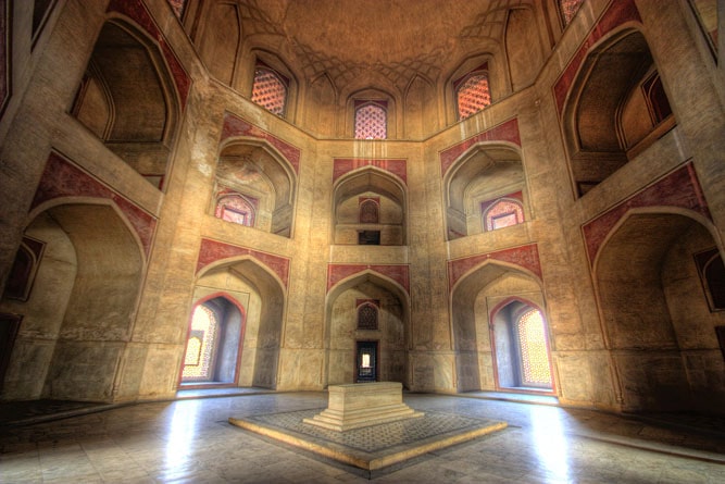 Interno della Tomba di Humayun, Delhi, India