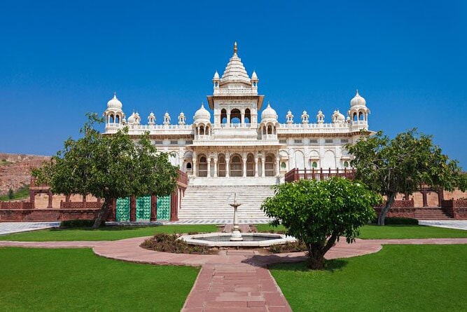 Parco e fontana al Jaswant Thada, Jodhpur, Rajasthan