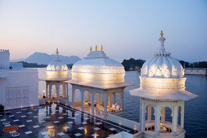 Hotel di lusso Lake Palace, Lago Pichola, Udaipur, Rajasthan