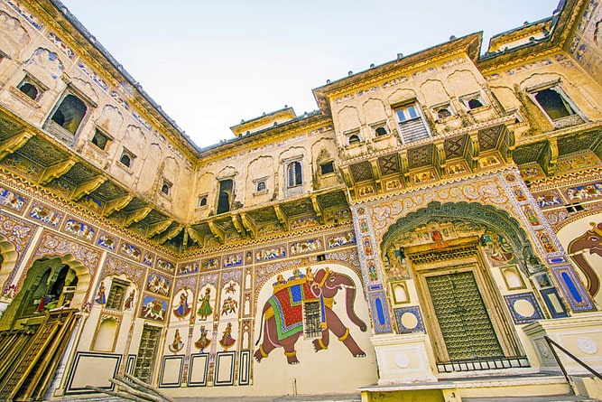 Wall painting at Murmuria Haveli, Mandawa, Shekhawati, Rajasthan