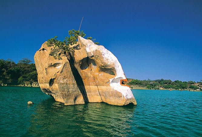Roche au milieu du lac Nakki, Mount Abu, Rajasthan
