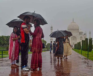 Heavy rain, Taj Mahal, Monsoon in Rajasthan